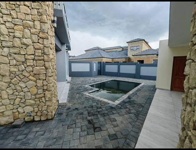 5 BEDROOM PROPERTY TO RENT IN SIX FOUNTAINS RESIDENTIAL ESTATE